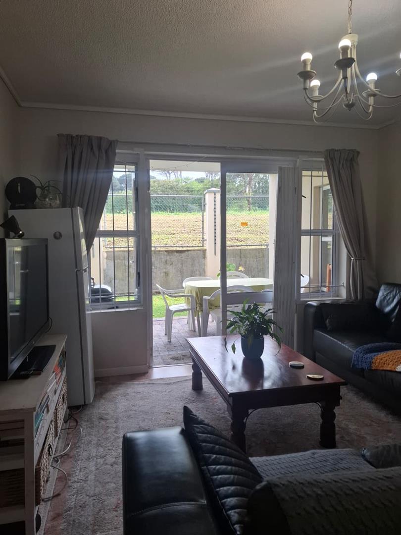 3 Bedroom Property for Sale in Onder Papegaaiberg Western Cape
